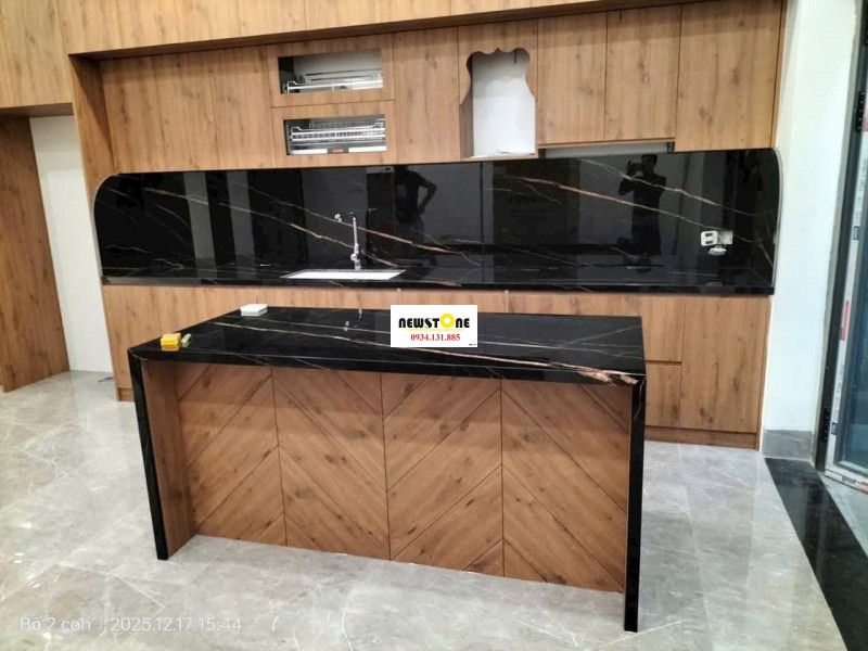 Đá Nhân Tạo Sahara Noir