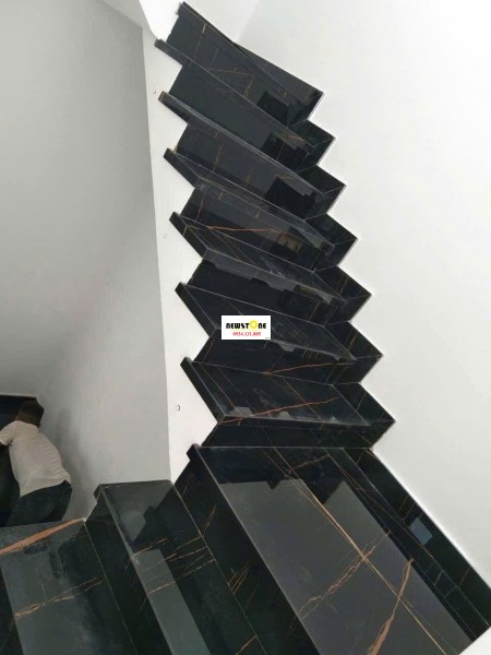 Đá Nhân Tạp Saint Laurent